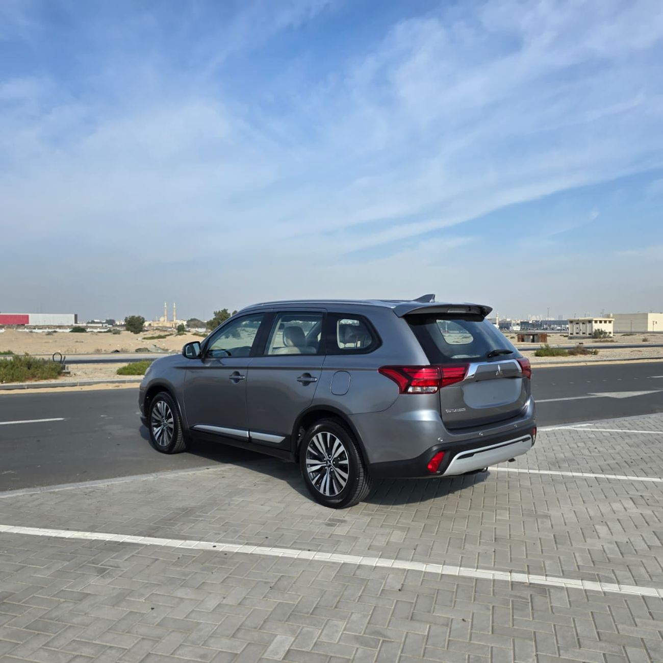 Mitsubishi Outlander GLX Basic 2.4L (7 Seater) GLX MID LINE 2.4L (7 Seater)