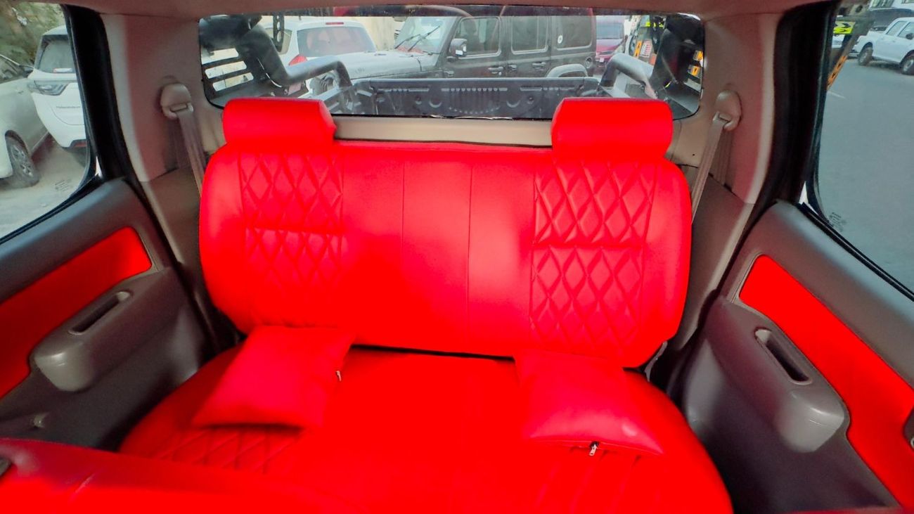 Toyota Hilux PREMIUM RED INTERIOR | MANUAL 2.5L DIESEL | LHD | 2007 | REAR VIEW CAMERA | PREMIUM SPORTS BAR WITH