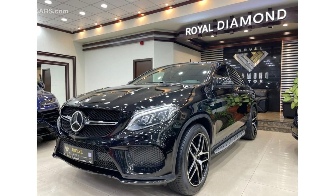 مرسيدس بنز GLE 43 AMG كوبيه كوبيه كوبيه Mercedes Benz GLE43 AMG GCC 2017 Under Warranty