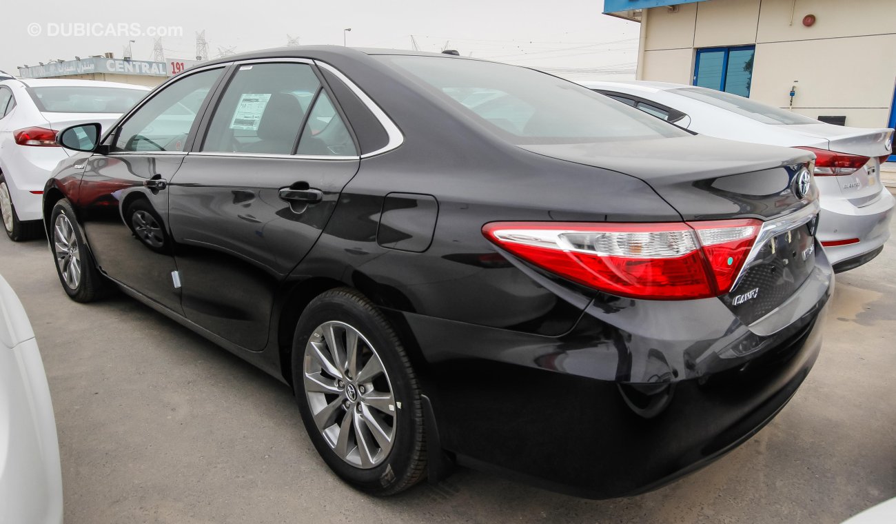 Toyota Camry XLE Hybrid