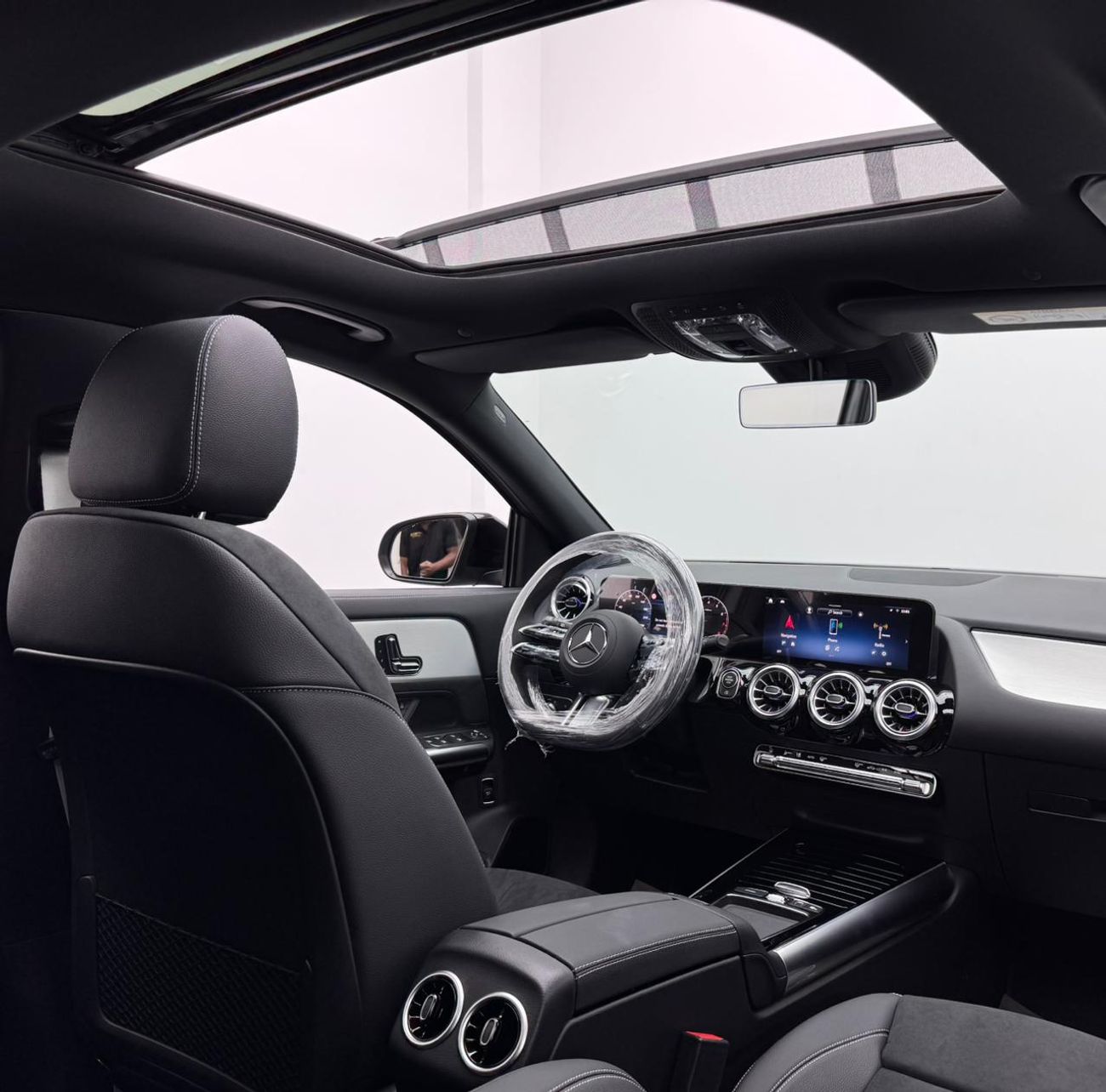 مرسيدس بنز GLA 200 2026 Mercedes-Benz GLA 200 AMG Night Package, 2030 Mercedes Warranty, GCC