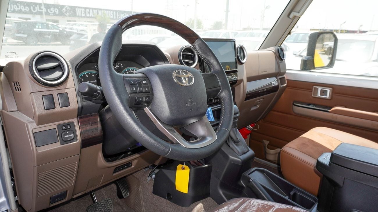 تويوتا لاند كروزر 70 LX 4.0 L V6