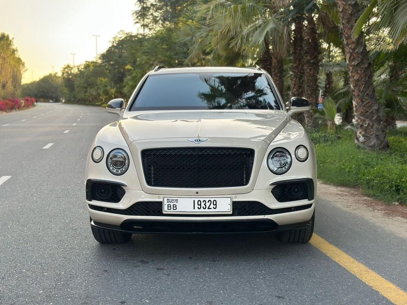 Bentley Bentayga Bentayga 4.0T 2017 Bentley Bentayga W12 Twin Turbo - GCC Spec