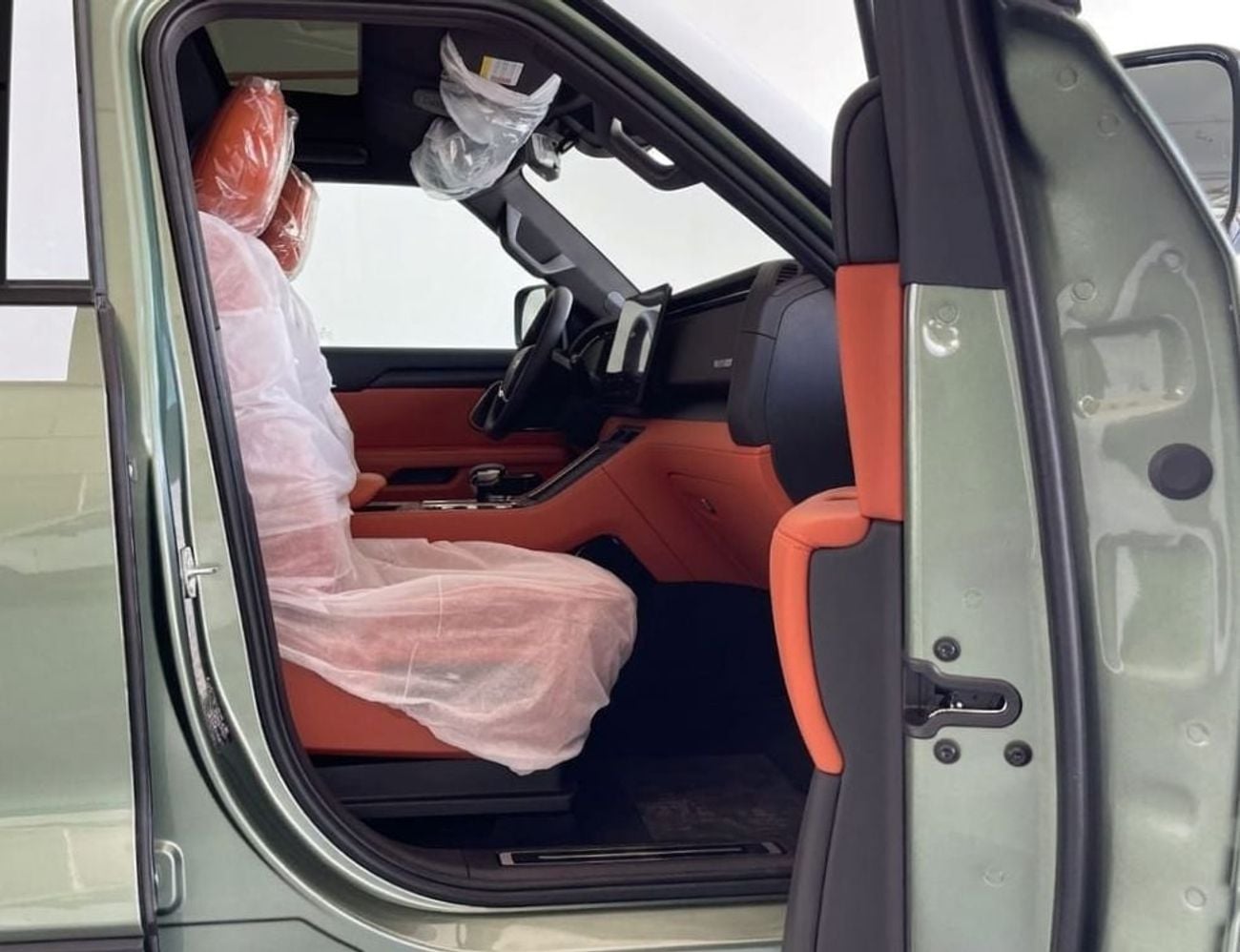 روكس 01 PRESTIGE VIP - 6 SEATER