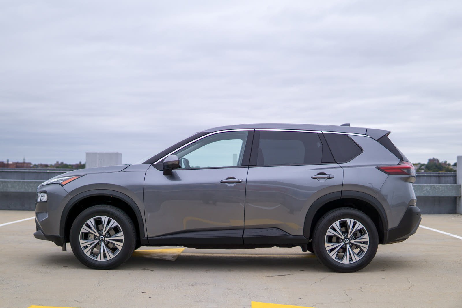 Nissan Rogue exterior - Side Profile