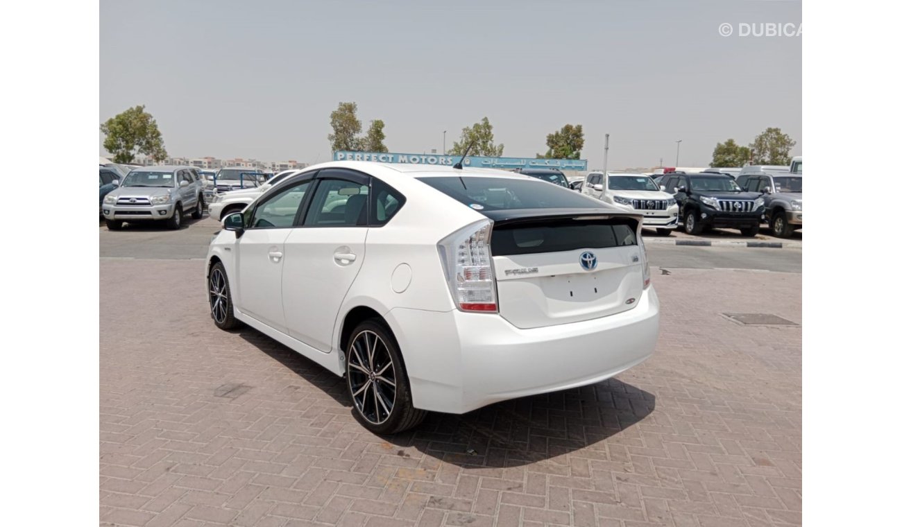 تويوتا برياس TOYOTA PRIUS RIGHT HAND DRIVE  (PM1571)