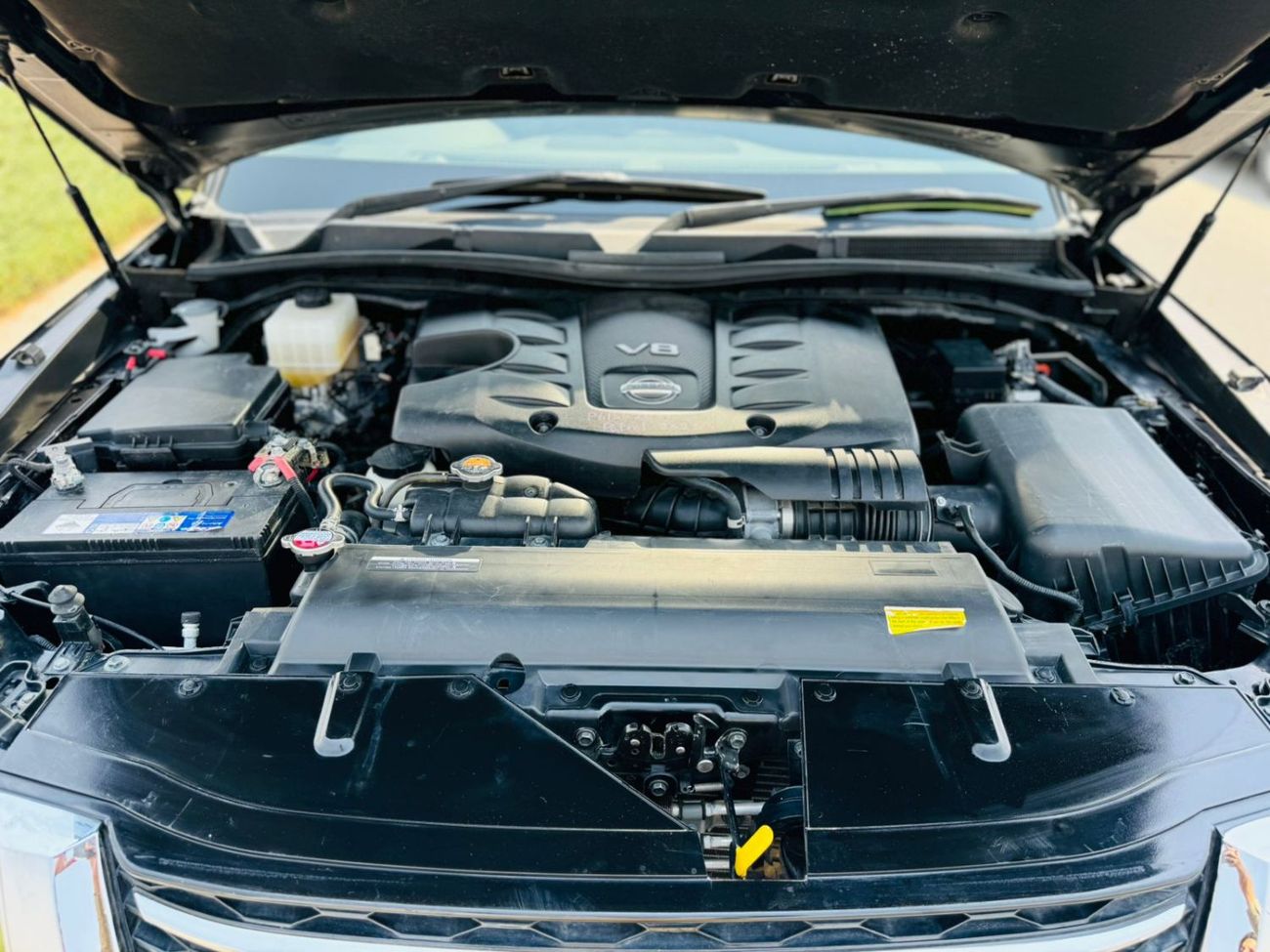 نيسان باترول Nissan patrol 2023 RHD black 7seaters petrol engine black colour outside and grey colour imterior