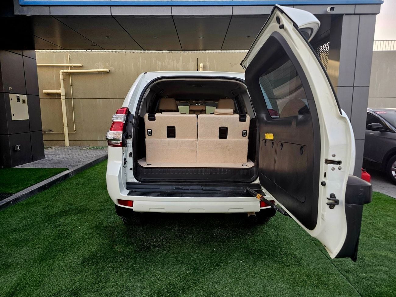 Toyota Prado TXL/ LEATHER SEATS/ DVD/ EXCELLENT CONDITION