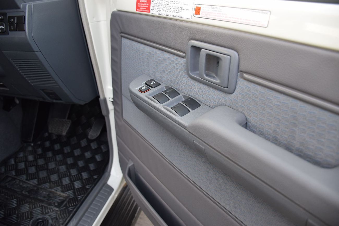 تويوتا لاند كروزر بيك آب