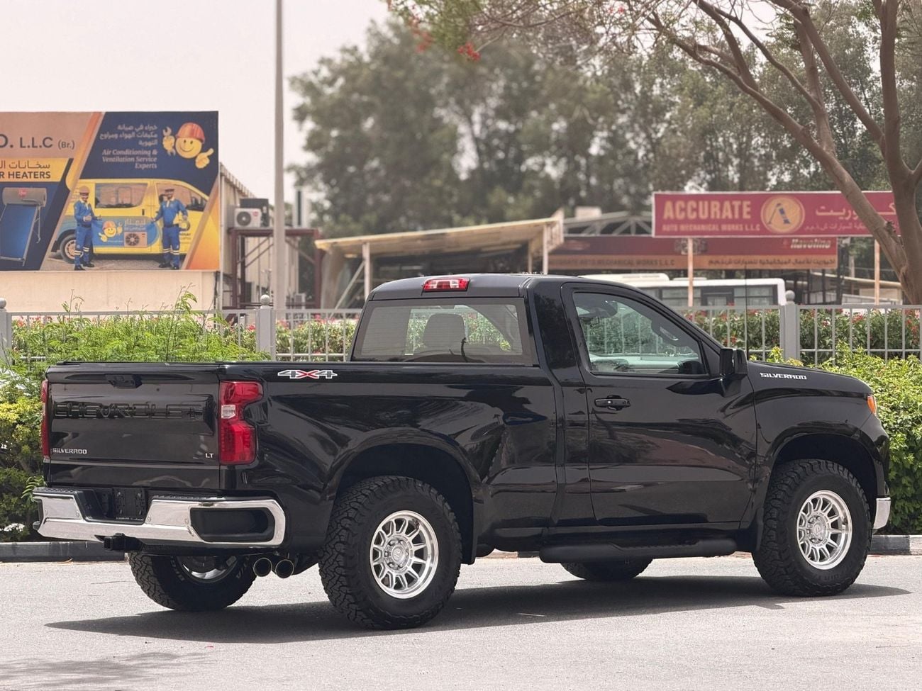 Chevrolet Silverado 1500 REG/CAB 1LT