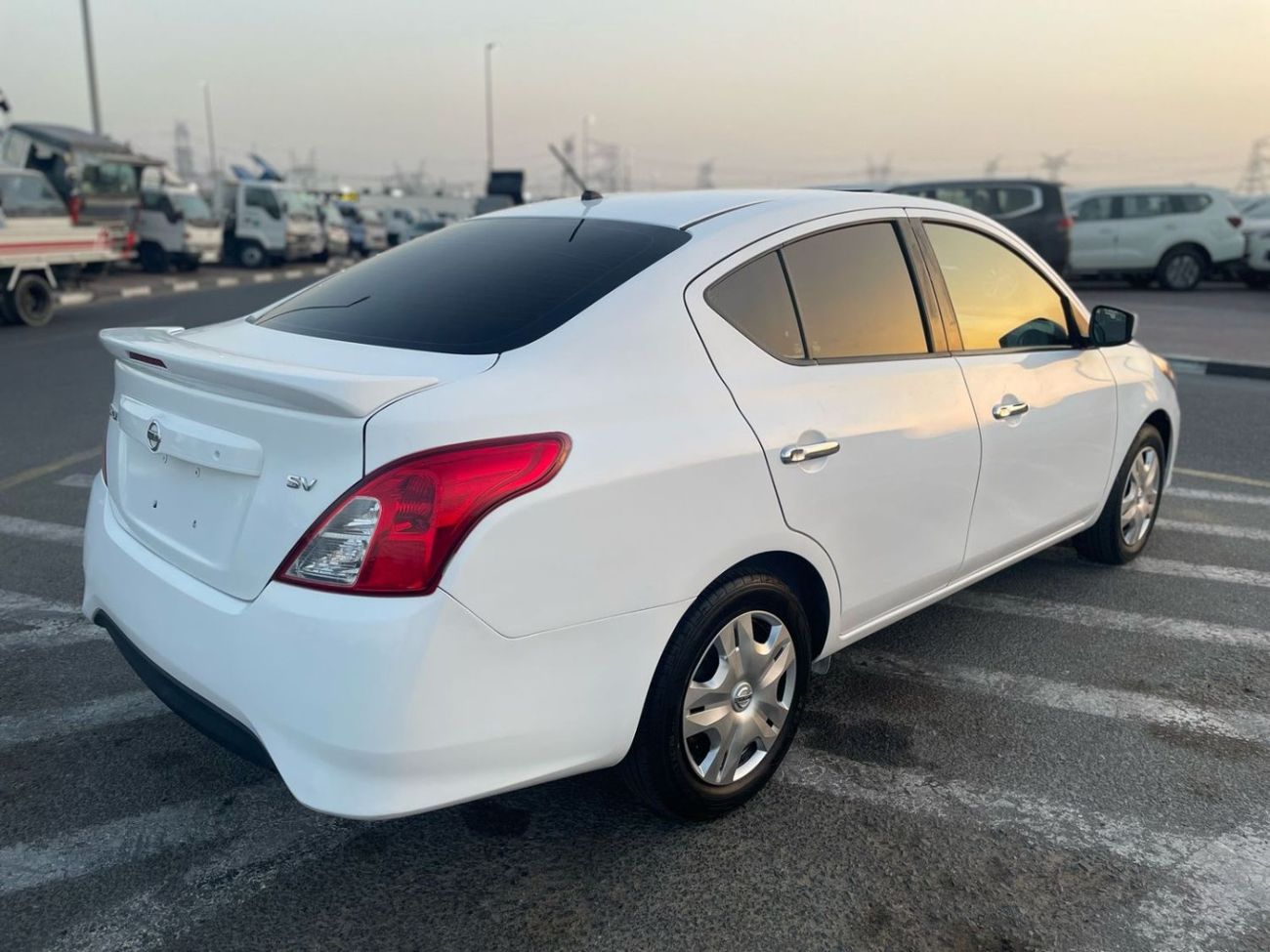 Nissan Versa 2018 Nissan Versa (Sunny) SV 1.5L V4 MidOption + Leather Seats -