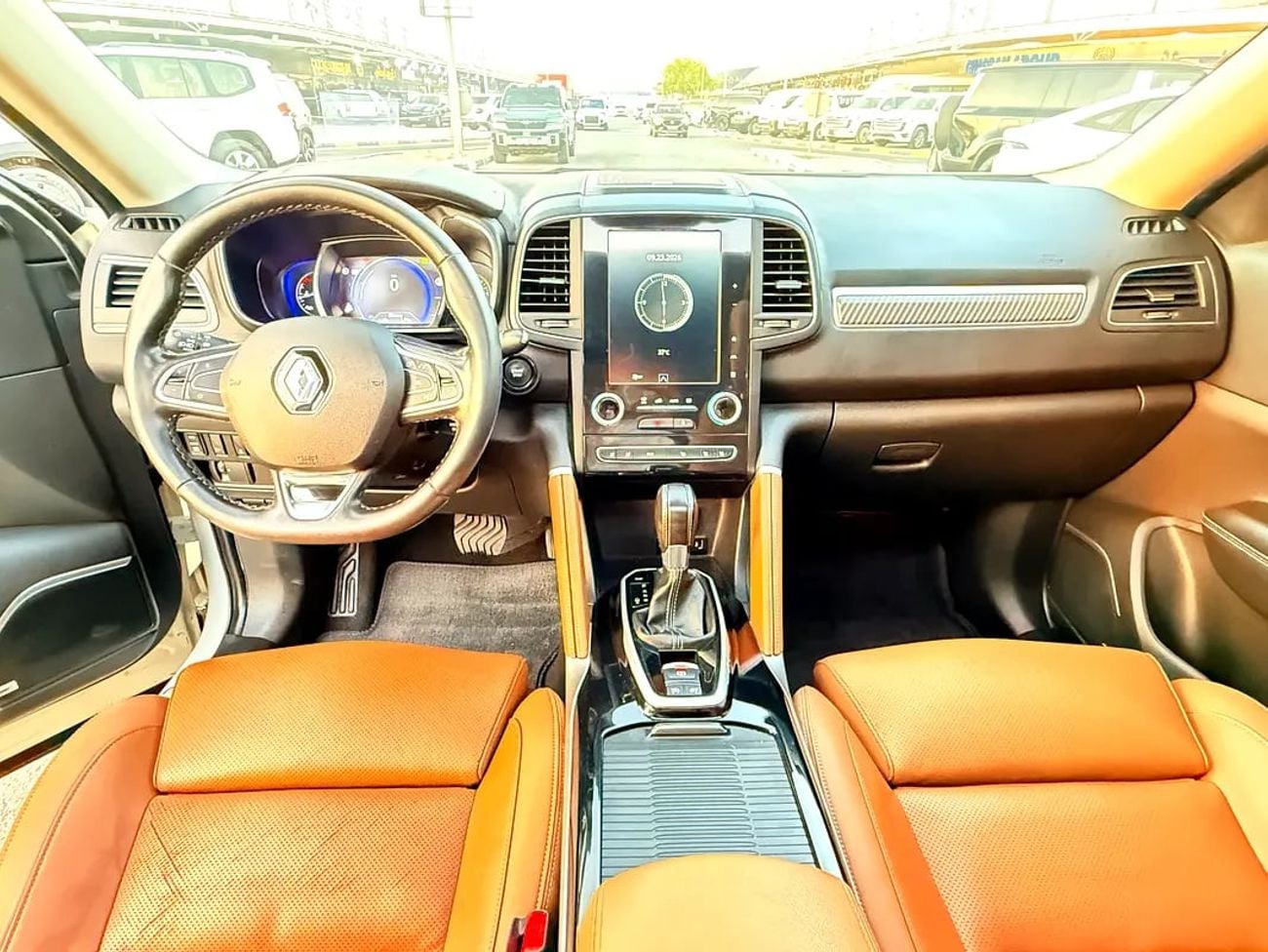 رينو كوليوس إس إي Limited 4WD GCC Specs 2.5L excellent condition