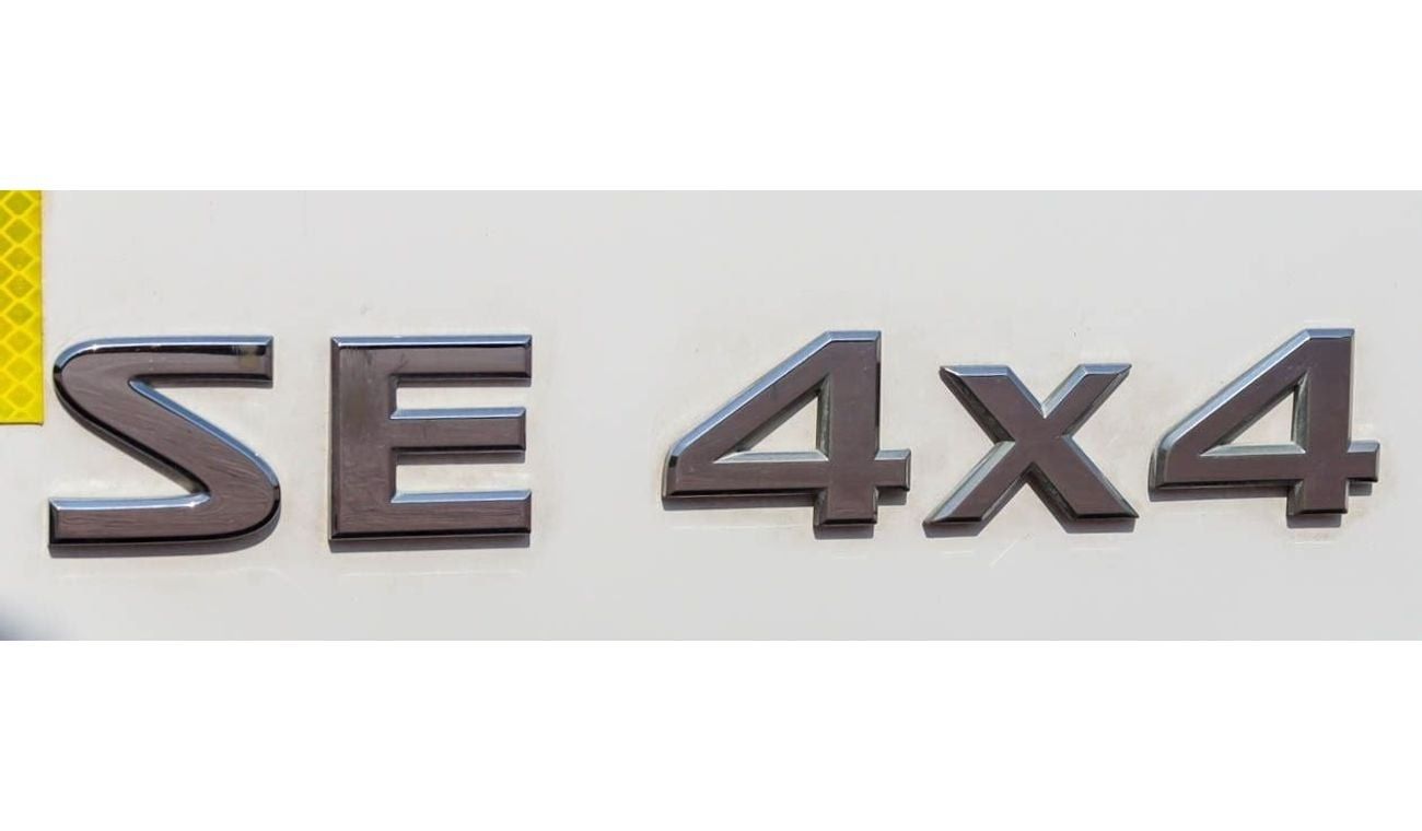 Nissan Navara Std 2.5L 4WD A/T Nissan Navara 4WD 2019 GCC Original Paint accident-free in excellent condition 1175