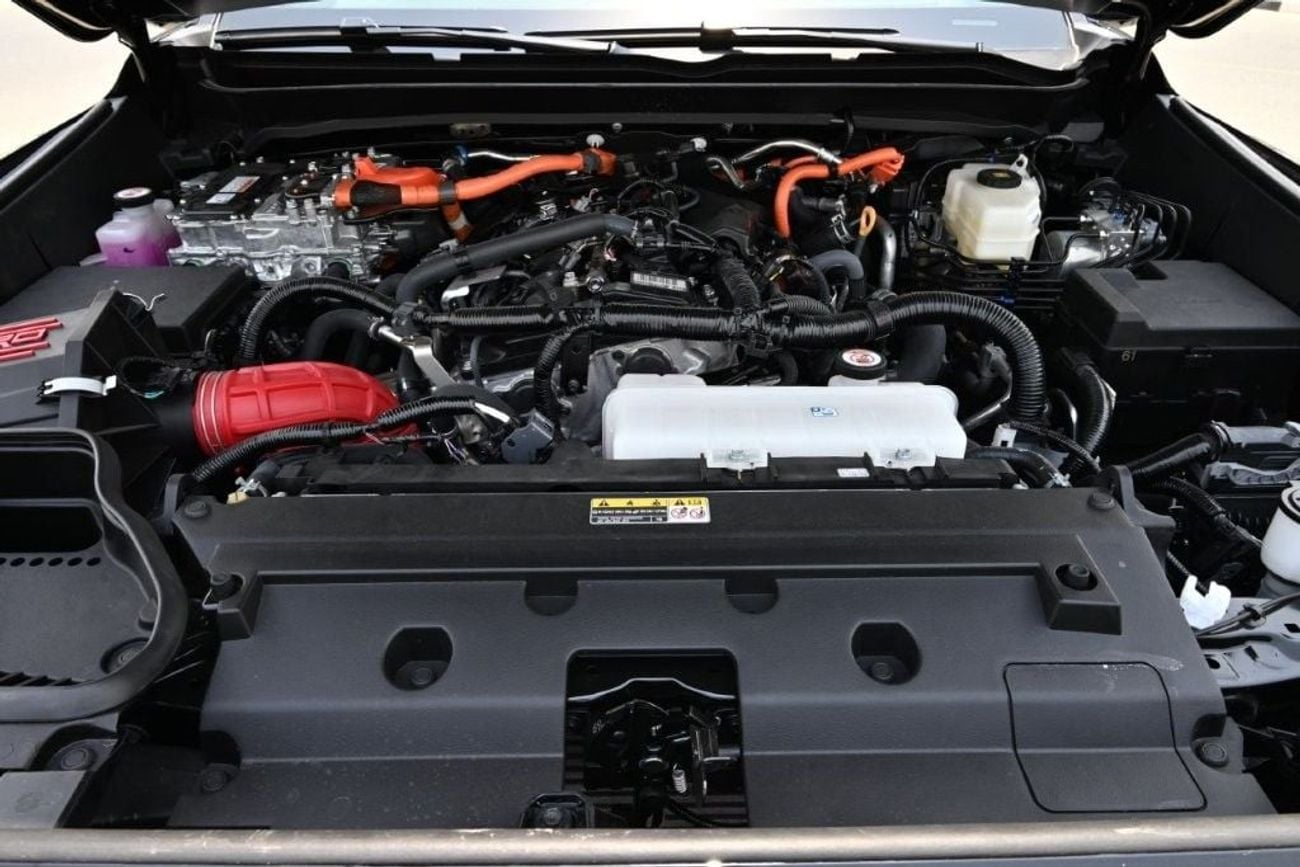 تويوتا تاكوما HYBRID 2.4L BLACK/RED