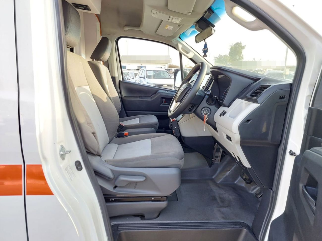تويوتا هاياس TOYOTA HIACE VAN AMBULANCE RHD 2020 MODEL 2.8 L DIESEL AUTOMATIC(PM04638)