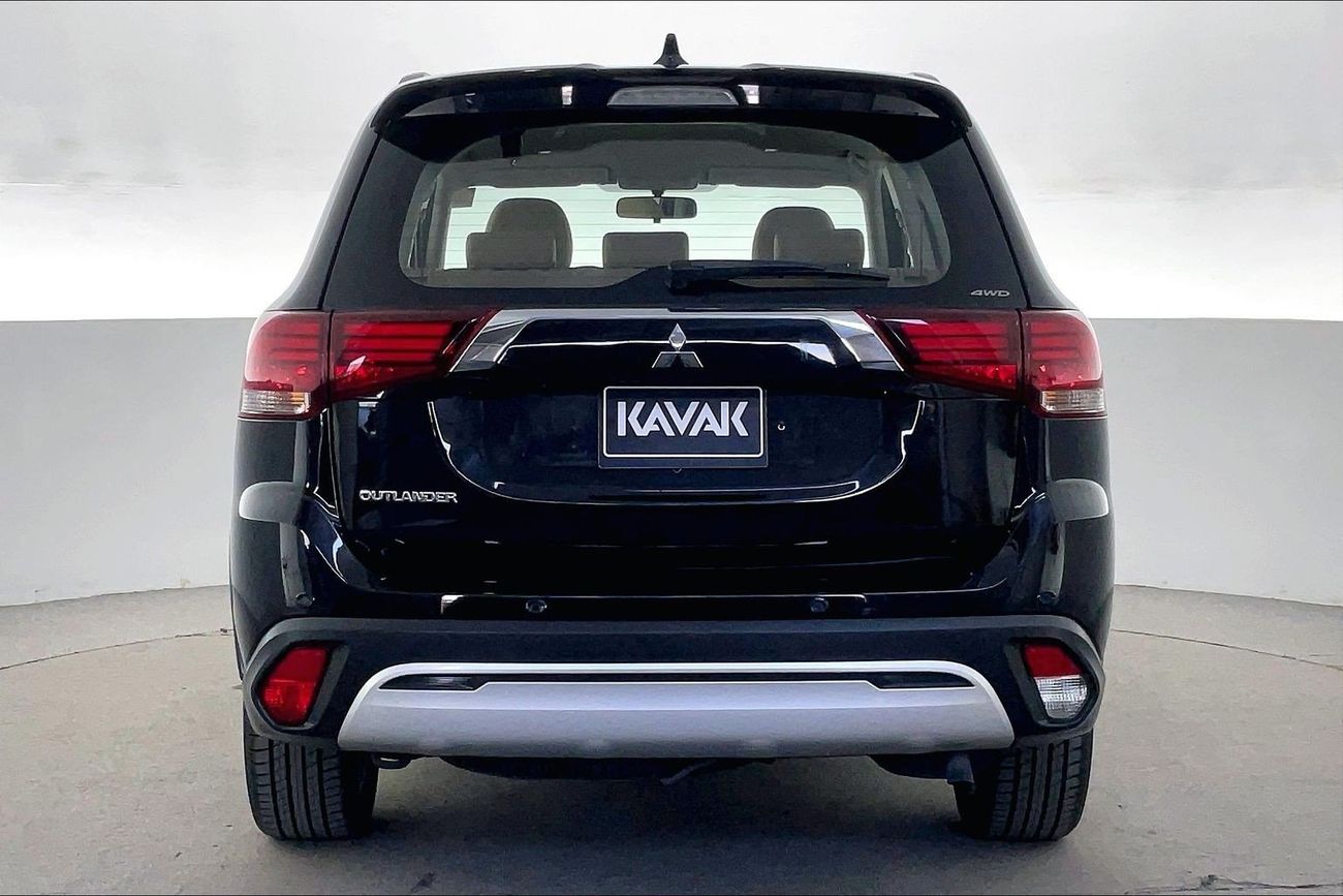 ميتسوبيشي آوتلاندر GLX Midline | National Day Celebration | شامل الضمان | 0 ﺪﻔﻋﺓ ﺃﻮﻟﻯ