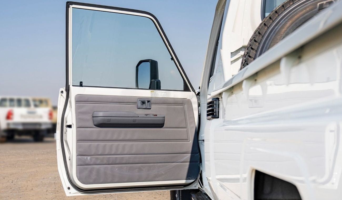 تويوتا لاند كروزر بيك آب TOYOTA LAND CRUISER LC79SC 4.0P MT MY2025