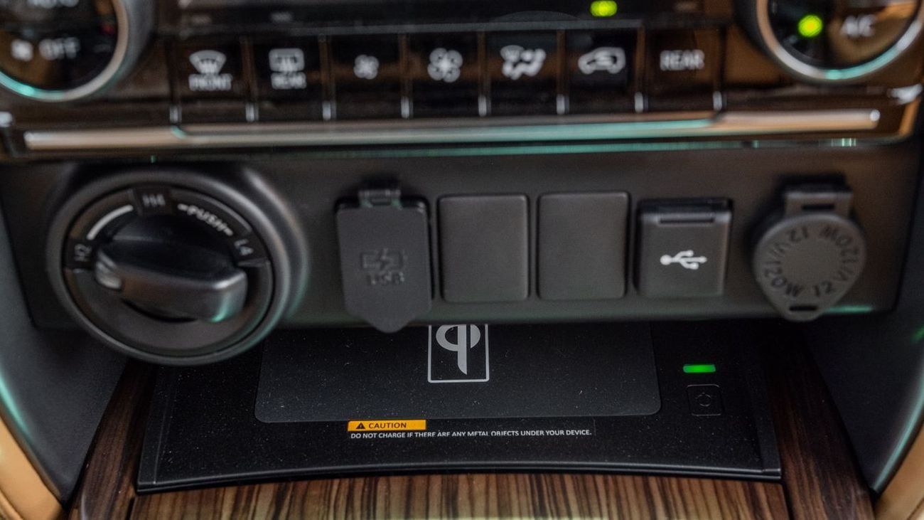 تويوتا فورتونر Toyota Fortuner 2.7 AT High -2025YM