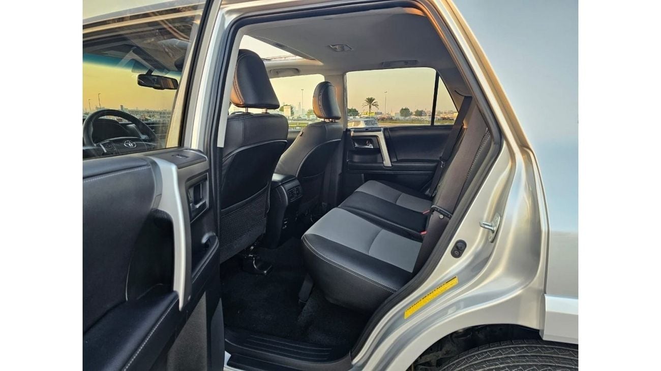 Toyota 4Runner 2018 Toyota 4Runner SR5 Premium 4x4 -4.0L - V6  AWD Full Option - / Export Only