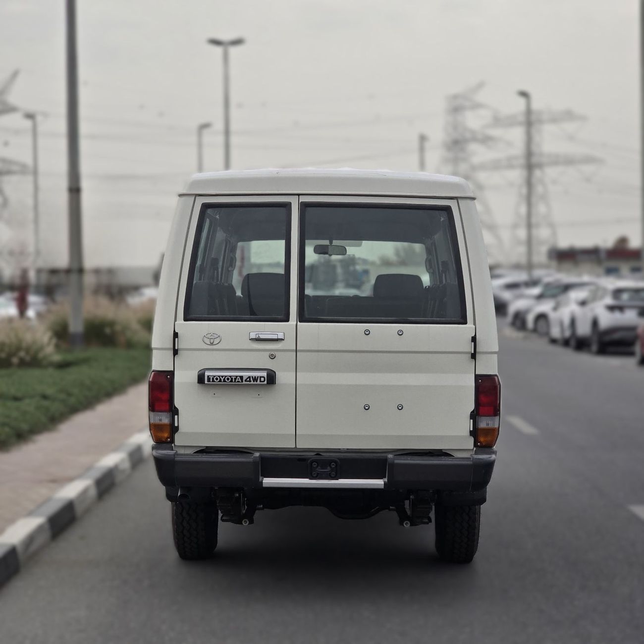 Toyota Land Cruiser 2025 Toyota Land Cruiser LC78 4.2L V6 Diesel MT 13 Seater