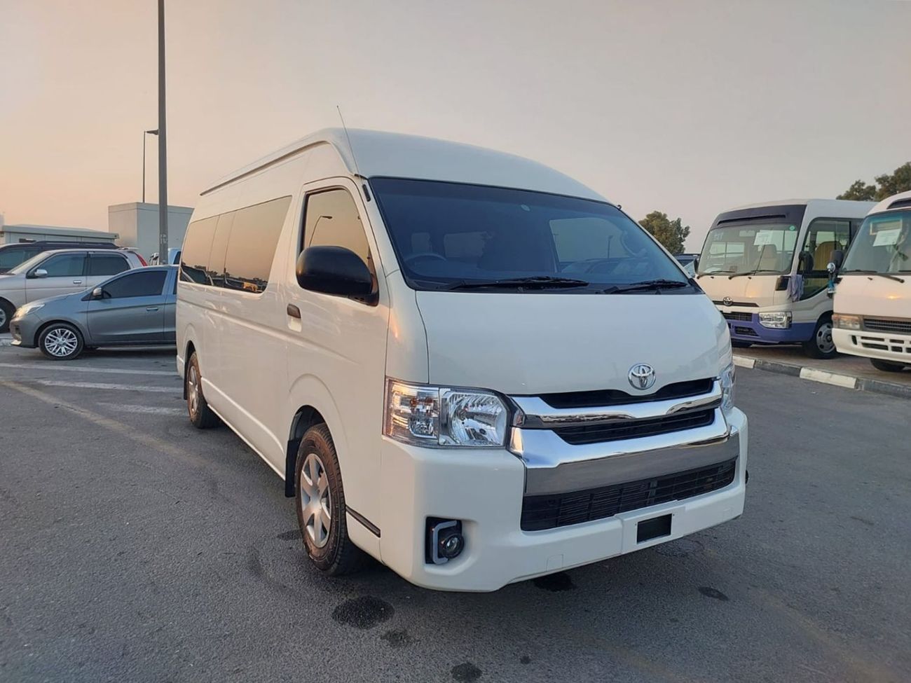 تويوتا هاياس TOYOTA HIACE COMMUTER VAN RHD 2016 MODEL 2.7 L PETROL AUTOMATIC(PM69524)