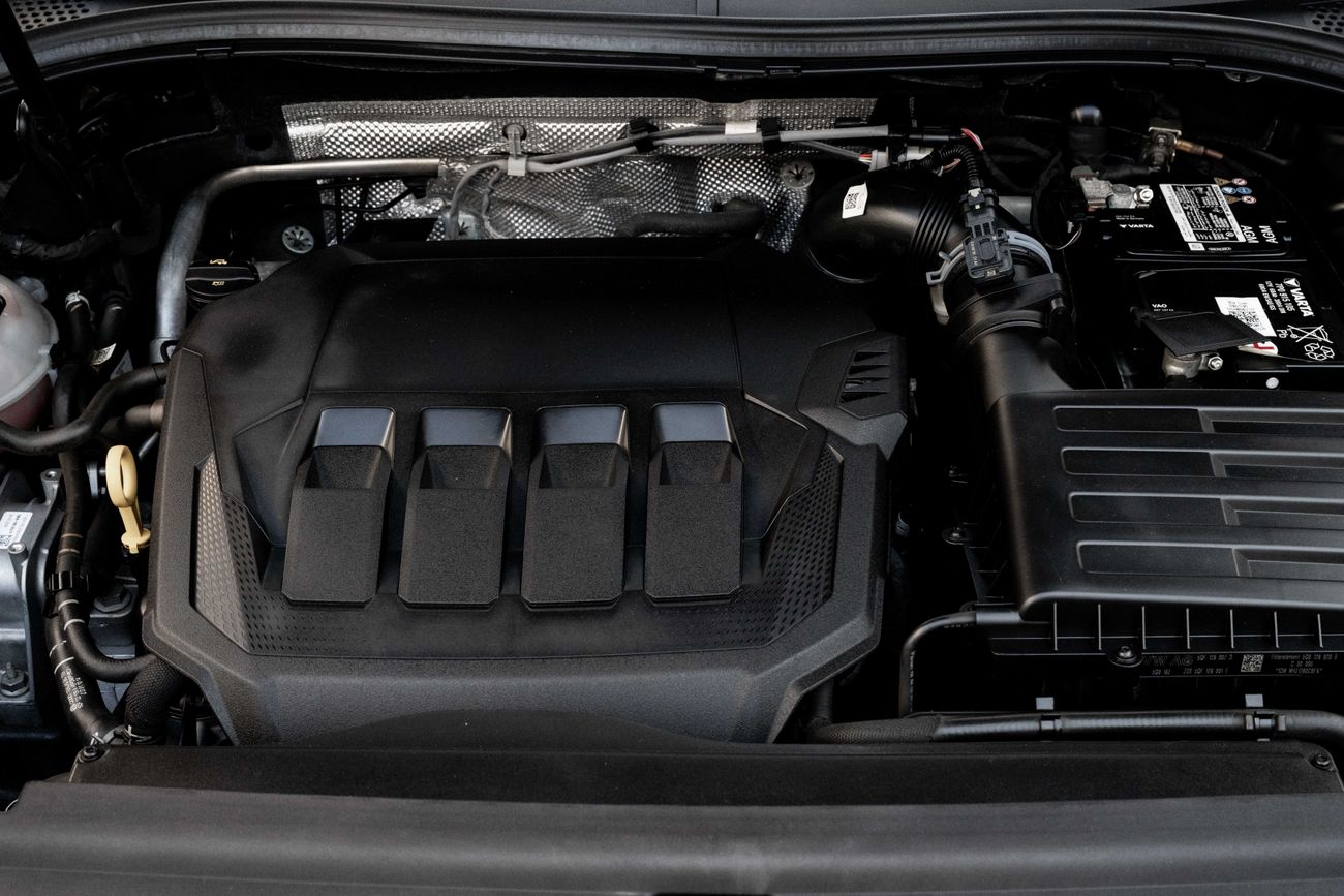 Volkswagen Tiguan Tiguan | 1,175 P.M | 0% Downpayment | VW History | Low KM | Warranty!