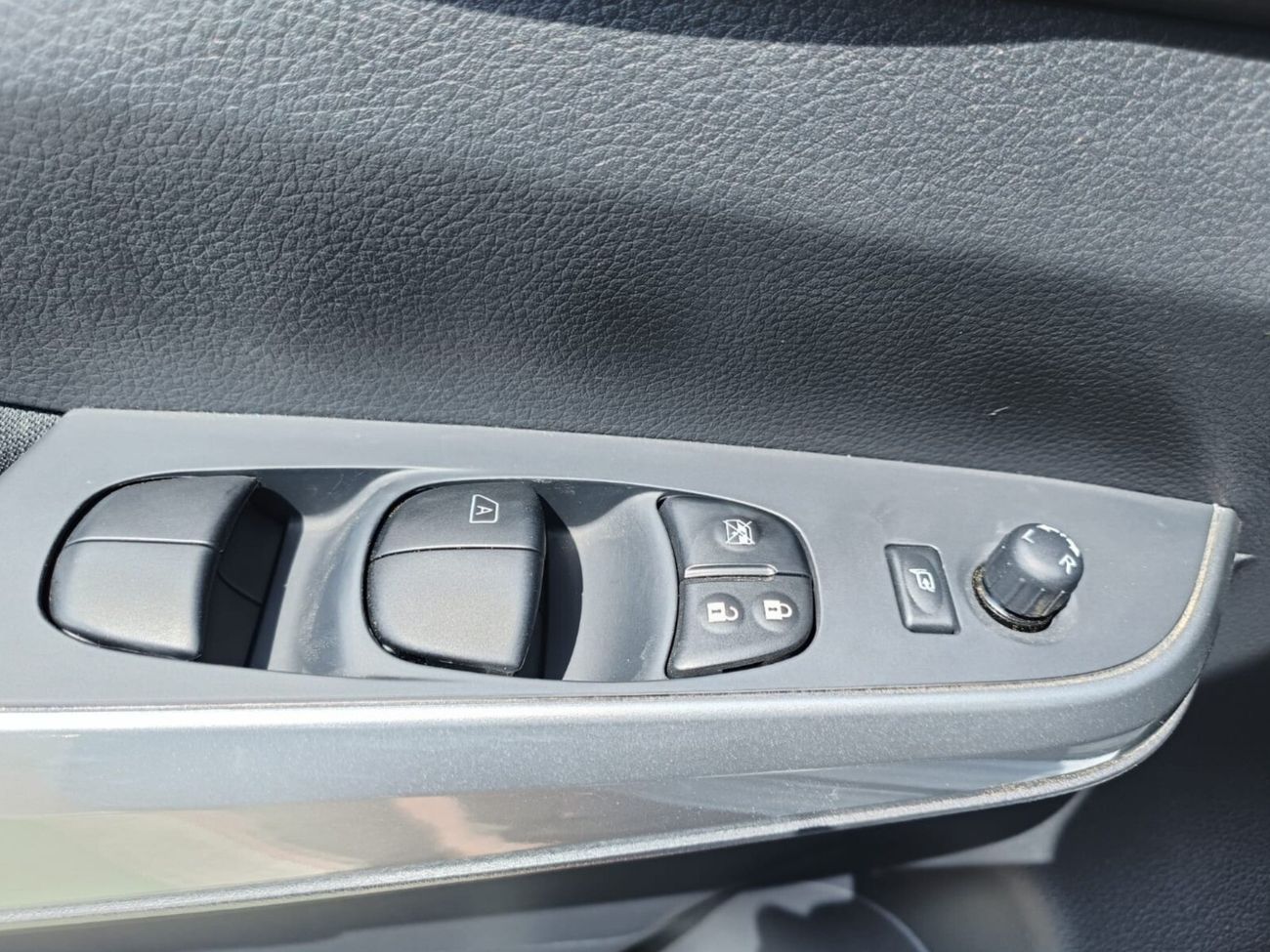 Nissan XTerra TITANIUM, 2.5L Petrol,  7'' Display, DVD + CAMERA, 4WD (CODE # 67875)