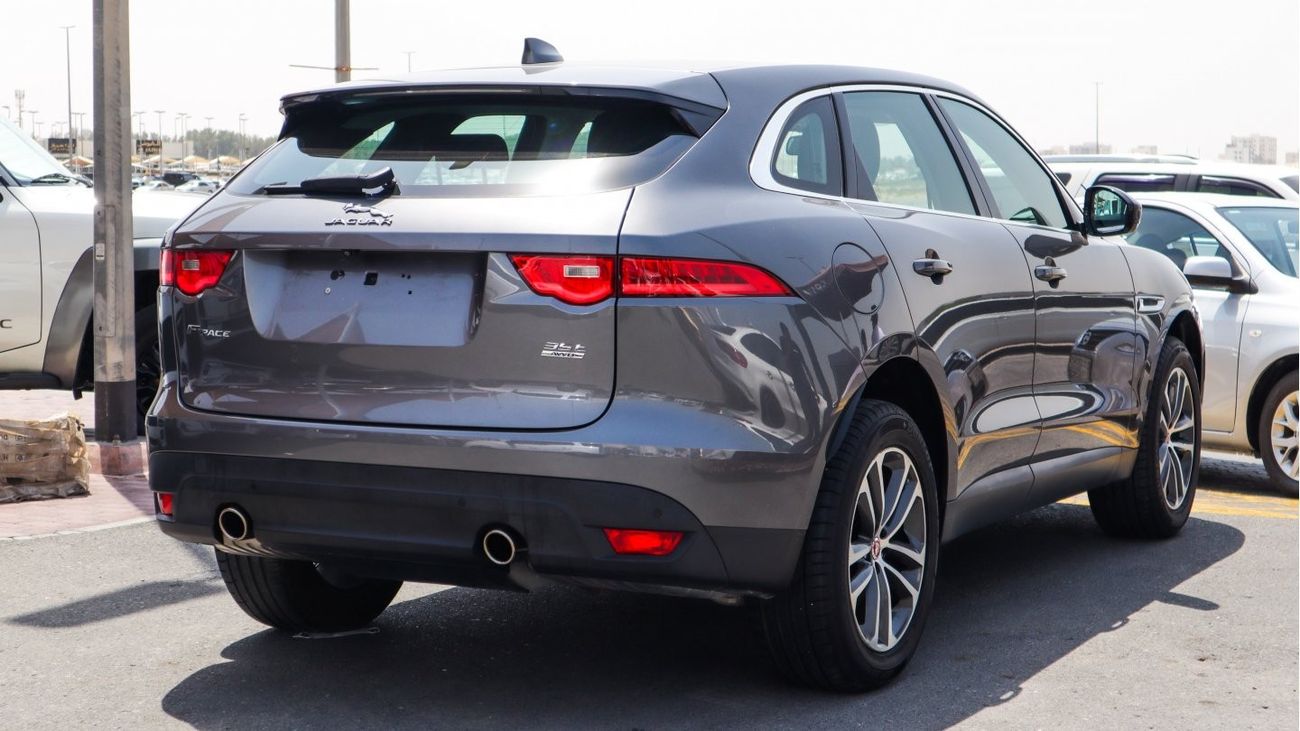 جاكوار F بيس