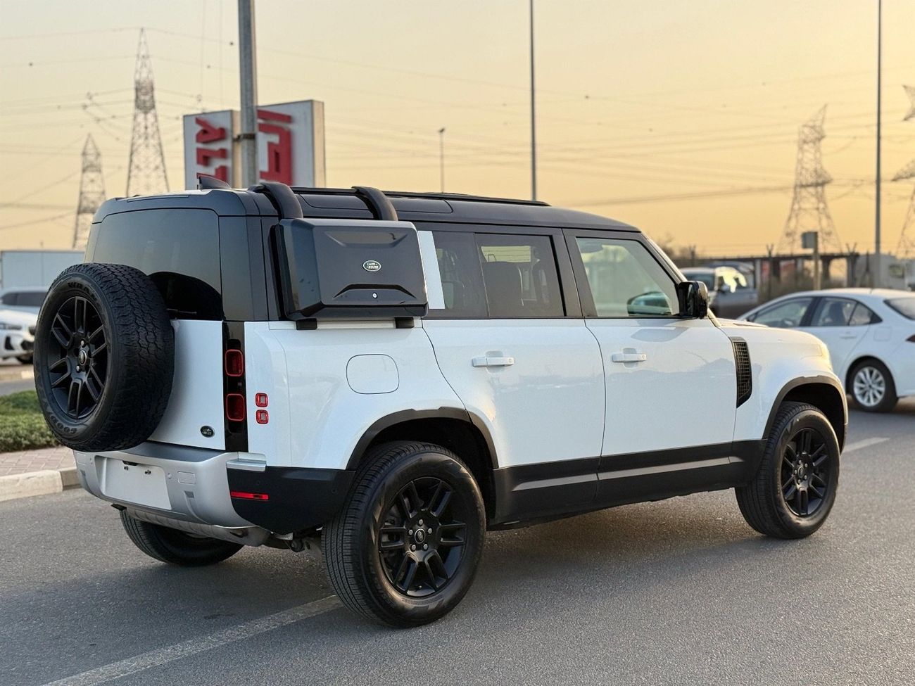 Land Rover Defender P300 110 S 2.0L (5 Seater)