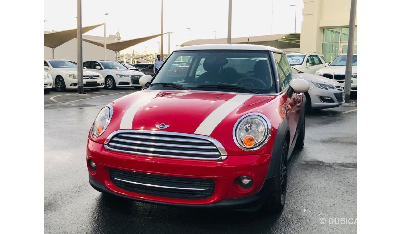 Mini Cooper Mini copper model 2013 GCC car prefect condition full option low mileage no need any maintenance