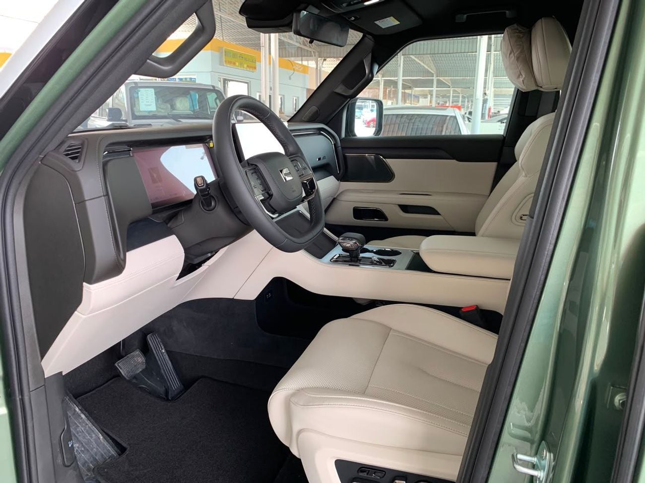 ROX 01 PRESTIGE 2026 ROX 01 VIP 6-Seater