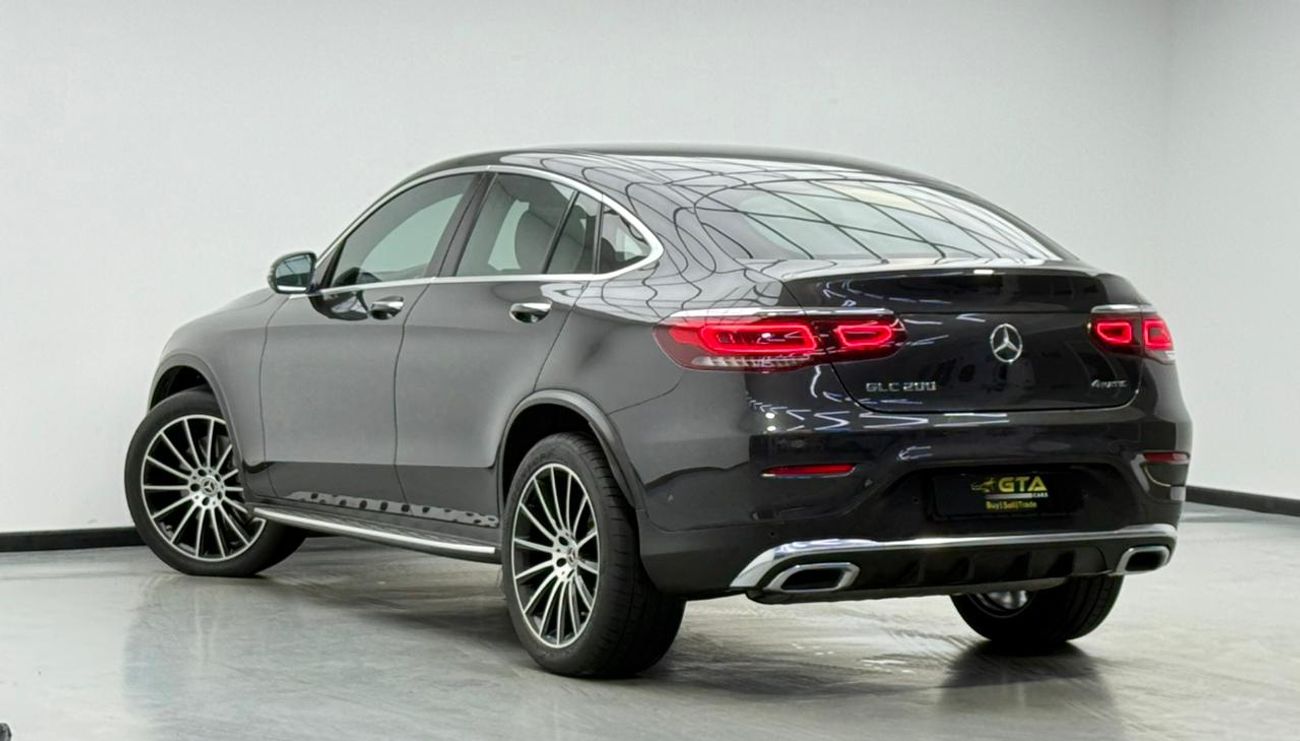 مرسيدس بنز GLC 200 4Matic 2023 Mercedes Benz GLC200 AMG 4MATIC Coupe, 5 Years MB Warranty + Service Pack, Low Km, GCC