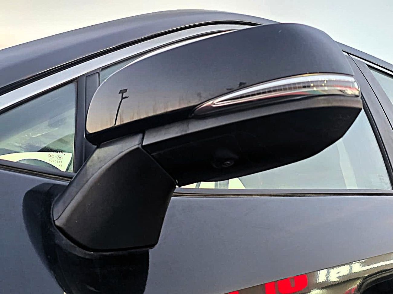 Toyota RAV4 Toyota rav4 2.5l hybrid 4*2 full option black color 2023 model