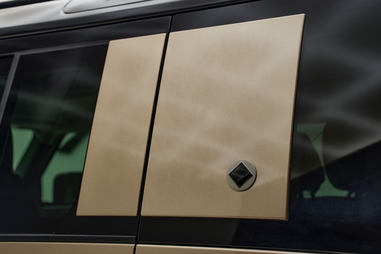 لاند روفر ديفندر 110 P635 OCTA V8