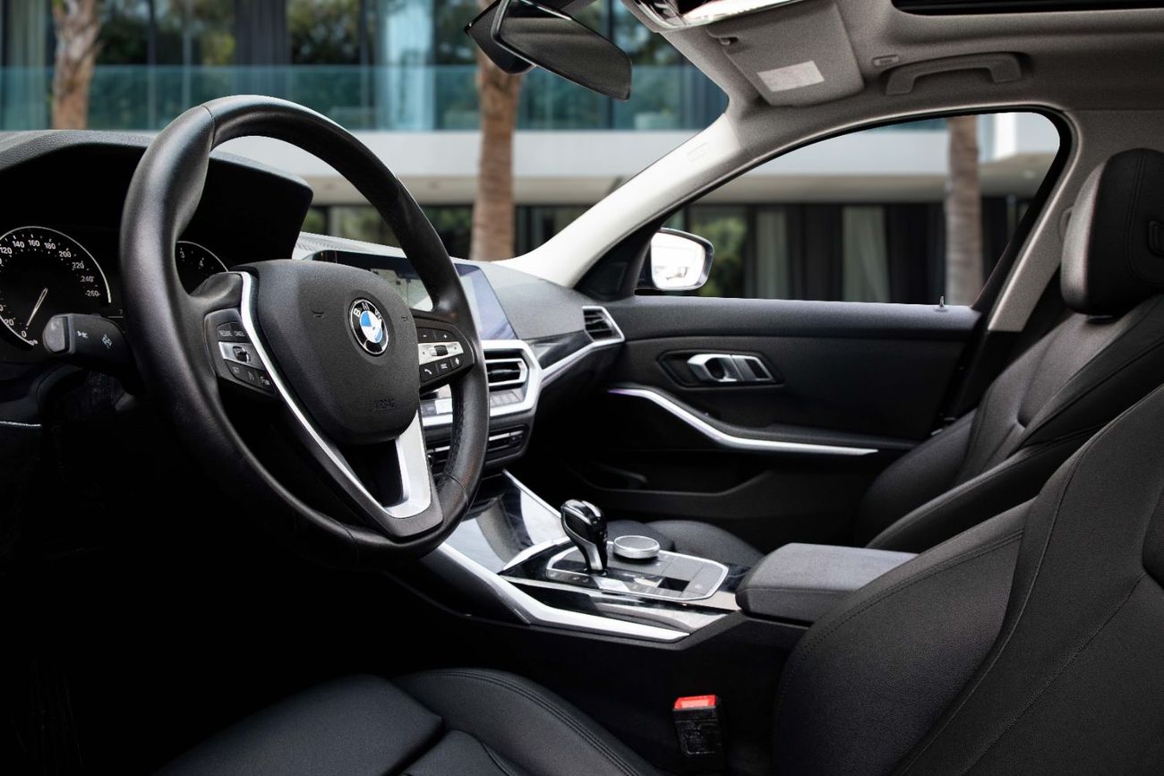 BMW 320i 320i | 2,056 P.M  | 0% Downpayment | Low Mileage!