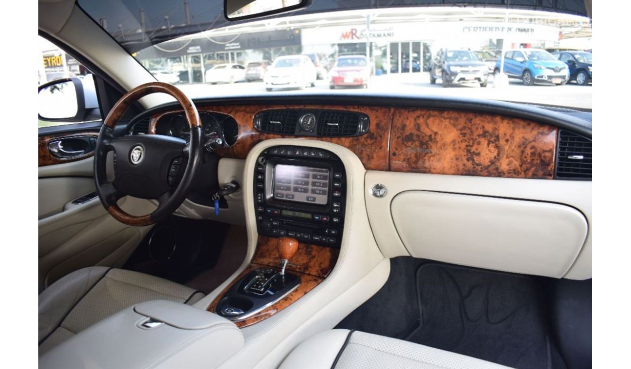 Jaguar XJ SOVERIGN 2009 GCC  SPECS