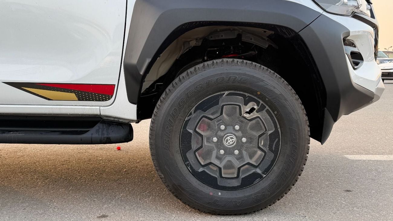 تويوتا هيلوكس GR Sport 4.0L