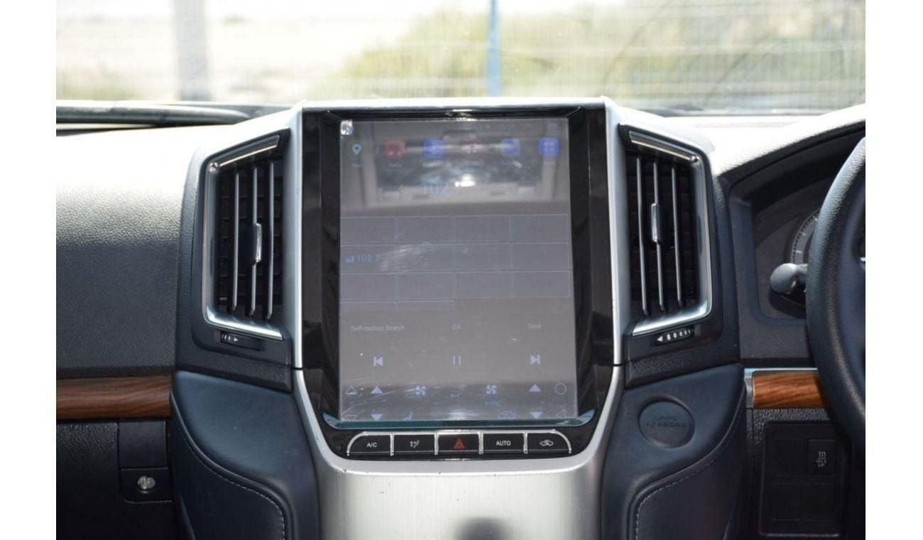 Toyota Land Cruiser V8 Diesel 4.5L (Right Hand)