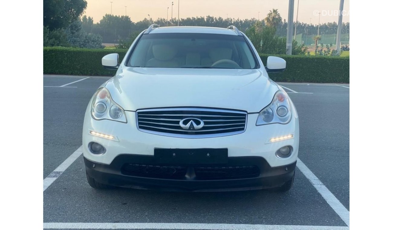 Infiniti QX50 Excellence Infiniti QX50 2015 V6 GCC Original Paint - Perfect Condition - Accident Free