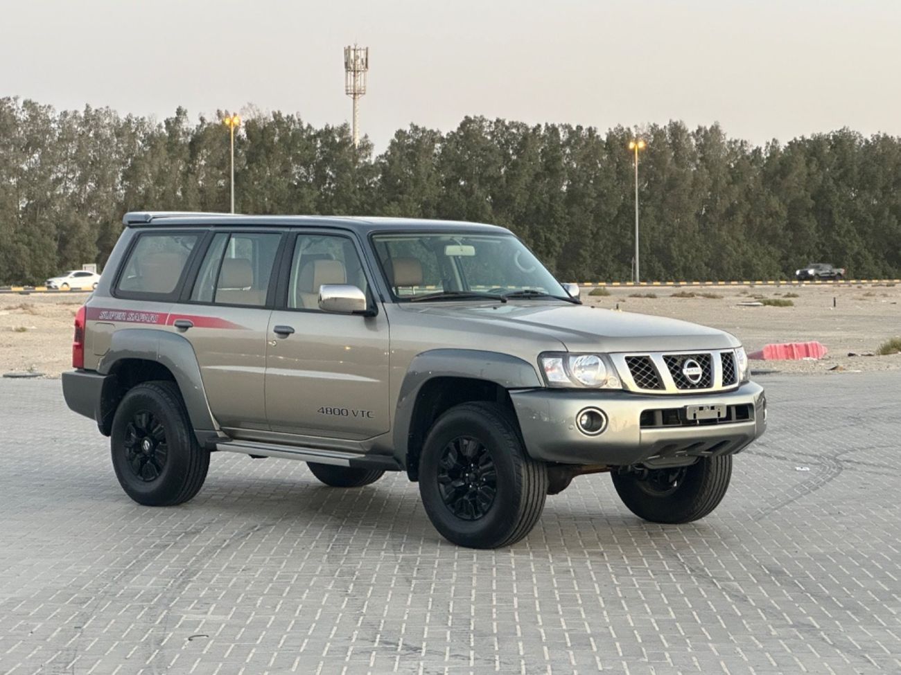 Nissan Patrol Super Safari MODEL 2019 GCC CAR PERFECT CONDITION INSIDE AND OUTSIDE FULL OPTION SUN ROO