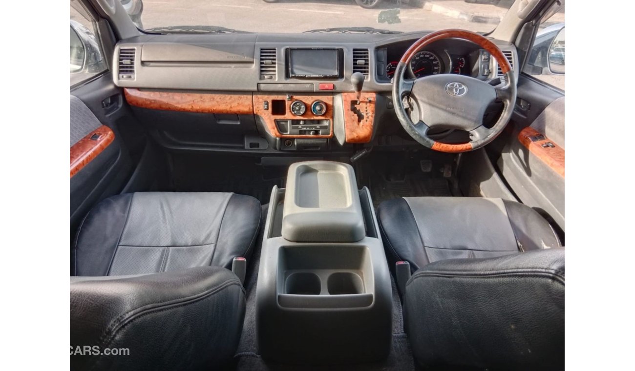 تويوتا هاياس TOYOTA HIACE VAN RIGHT HAND DRIVE (PM1644)