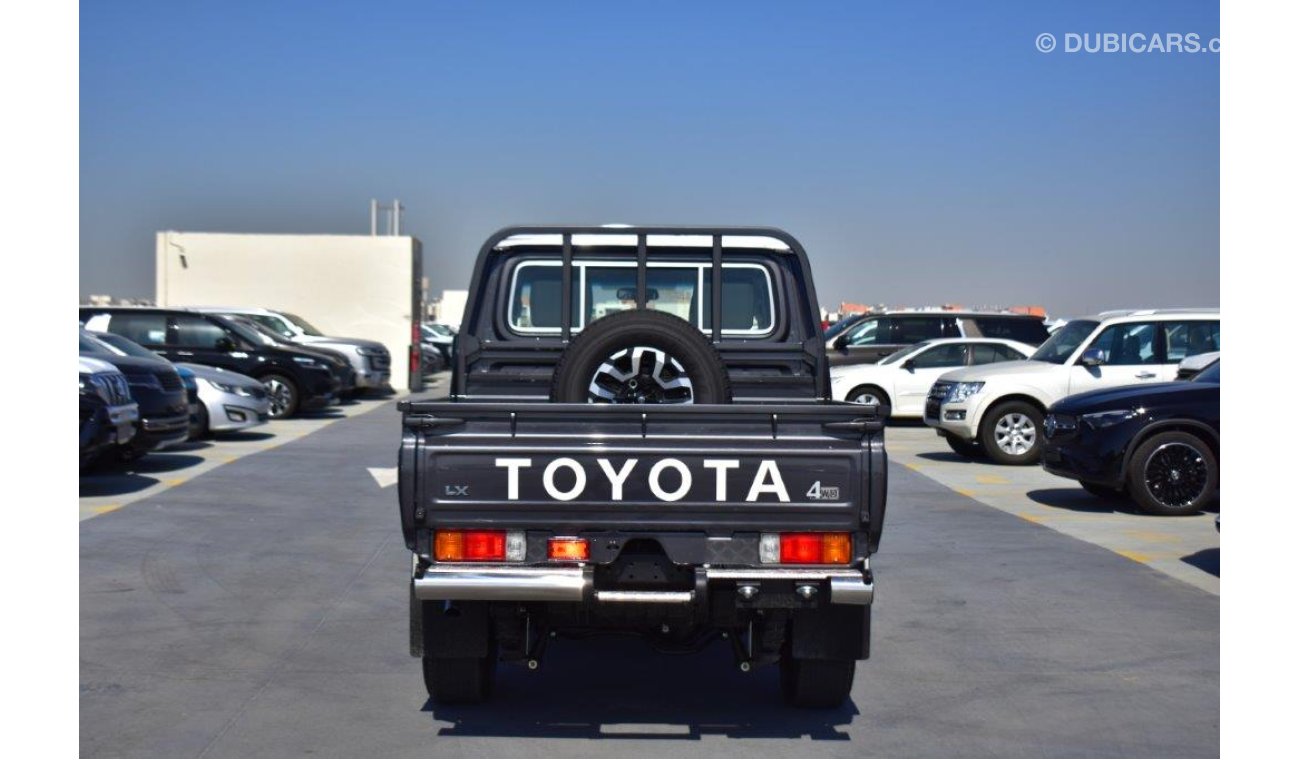 Toyota Land Cruiser Pick Up Double Cab 79 Limited  2.8L Turbo Diesel 4WD Automatic