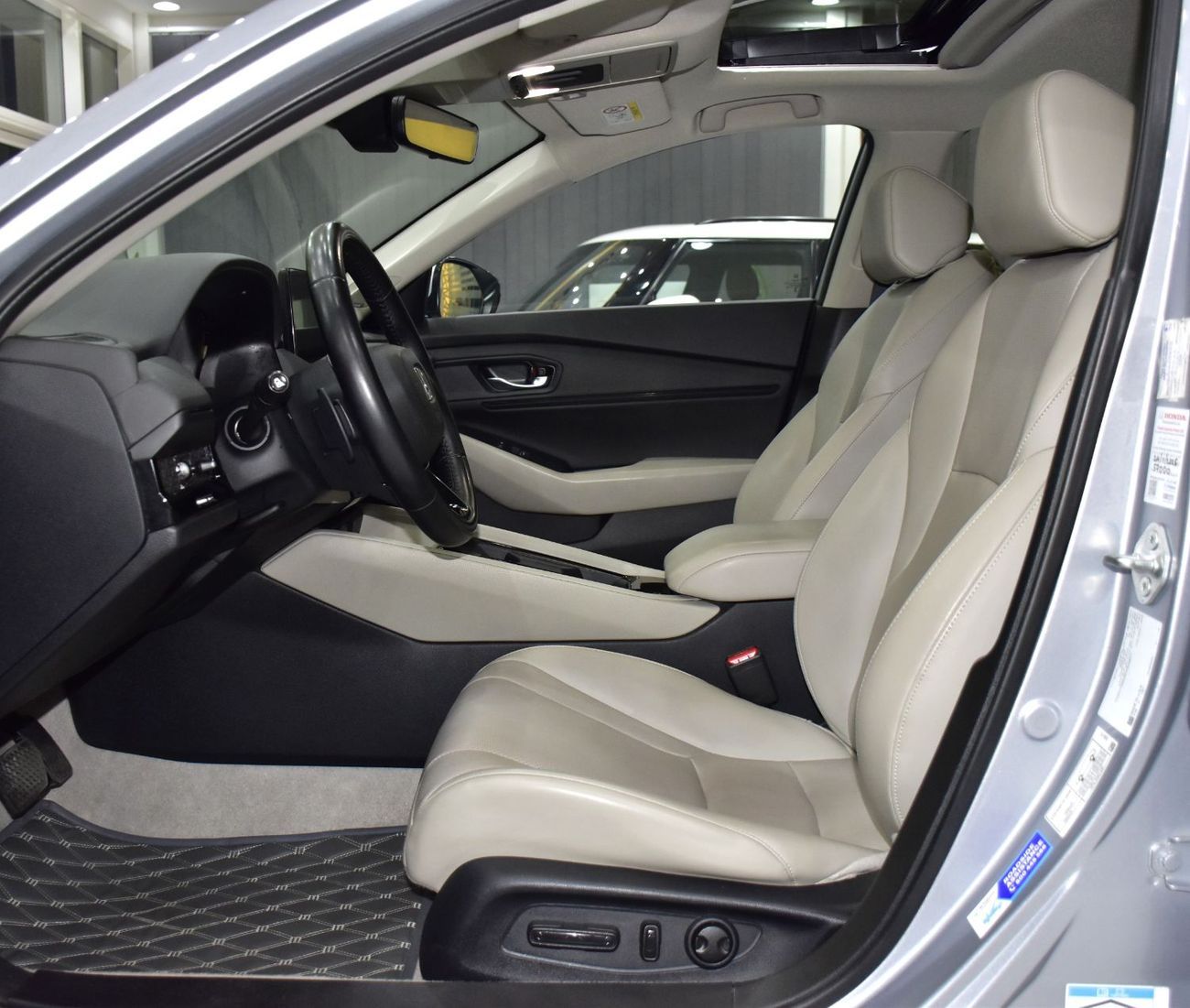 هوندا Accord HEV EXCELLENT DEAL for our Honda Accord HEV ( 2023 Model ) in 2023 Color GCC Specs