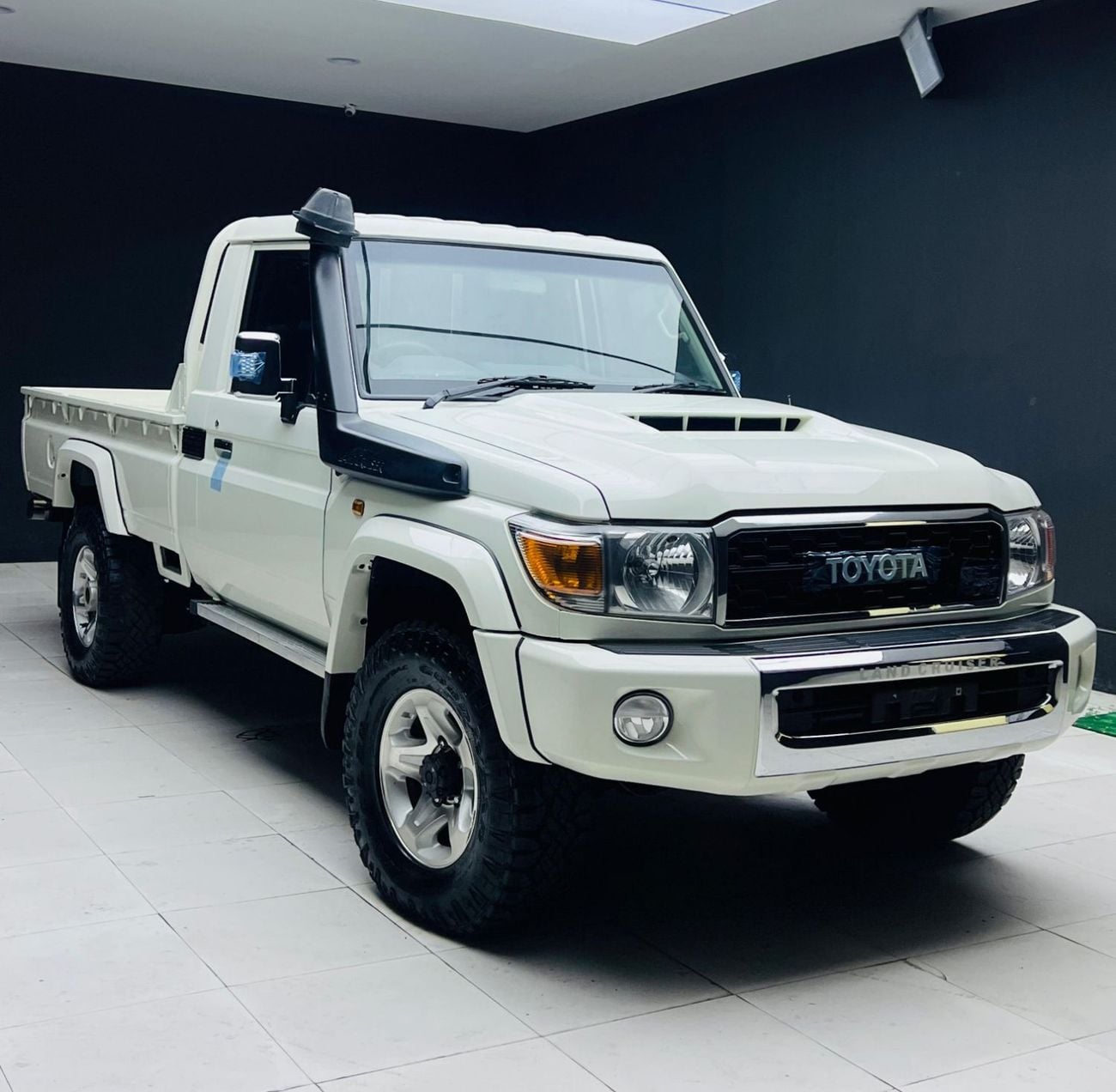 Toyota Land Cruiser Pick Up DIESEL 4.5L ,RIGHT HAND 2O16 MODEL ONLY FOR EXPORT AVAILABLE