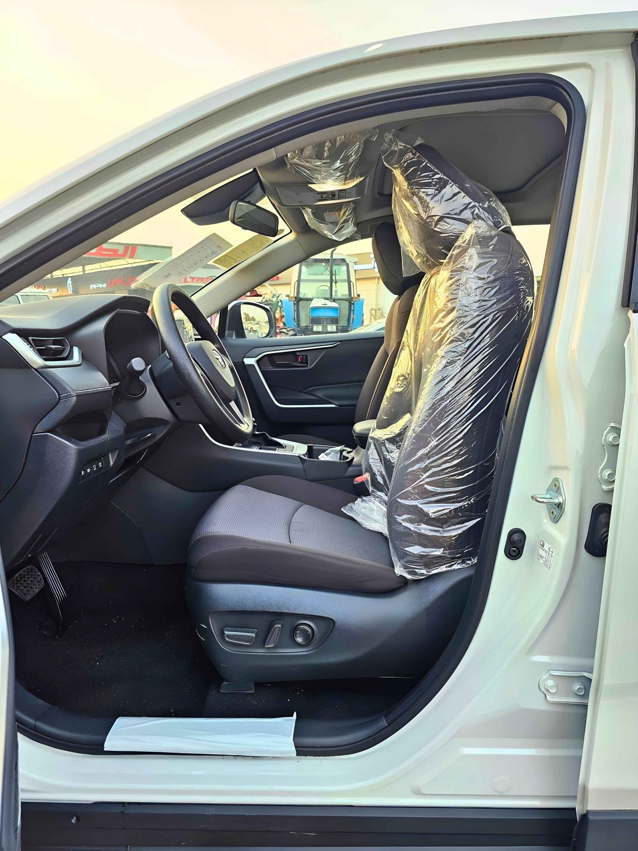 Toyota RAV4 ELITE, 2.5L Hybrid, Power Seat With 360* Cam / Sunroof (CODE #  68057)