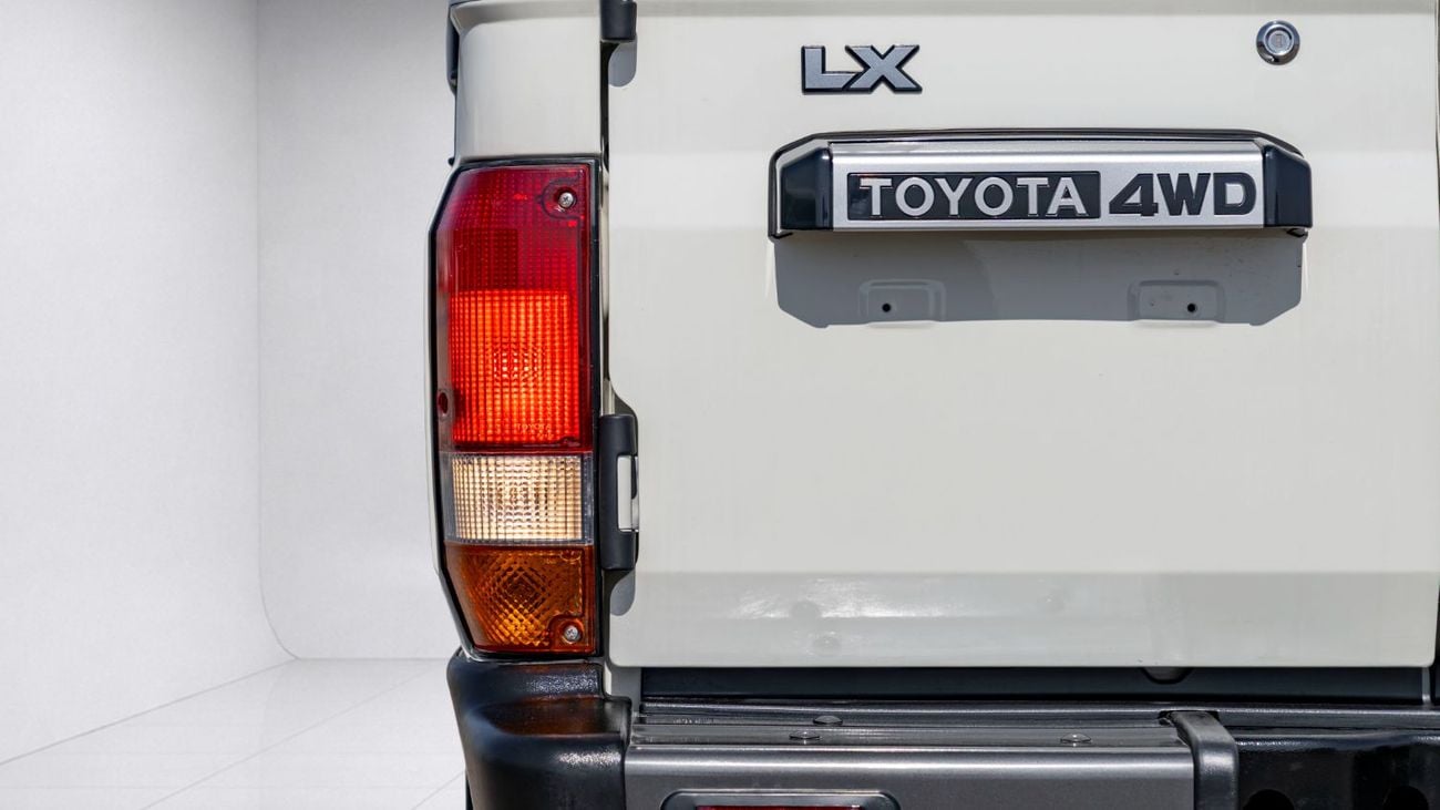 Toyota Land Cruiser 76