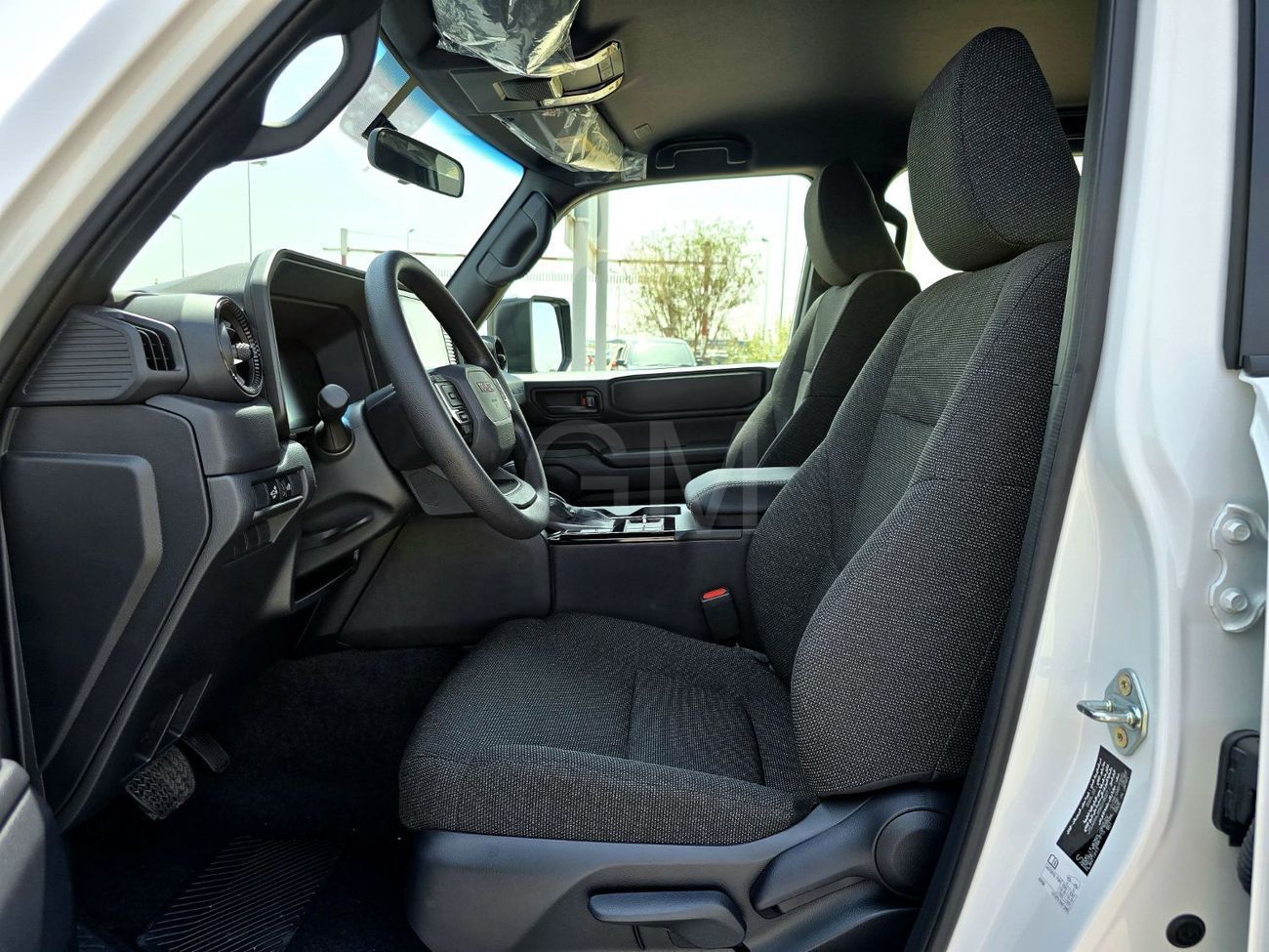 تويوتا برادو TOYOTA PRADO PETROL 2.4T - URBAN - E - FULLY BASIC - 2025 MODEL - WHITE INSIDE BLACK - OMANI