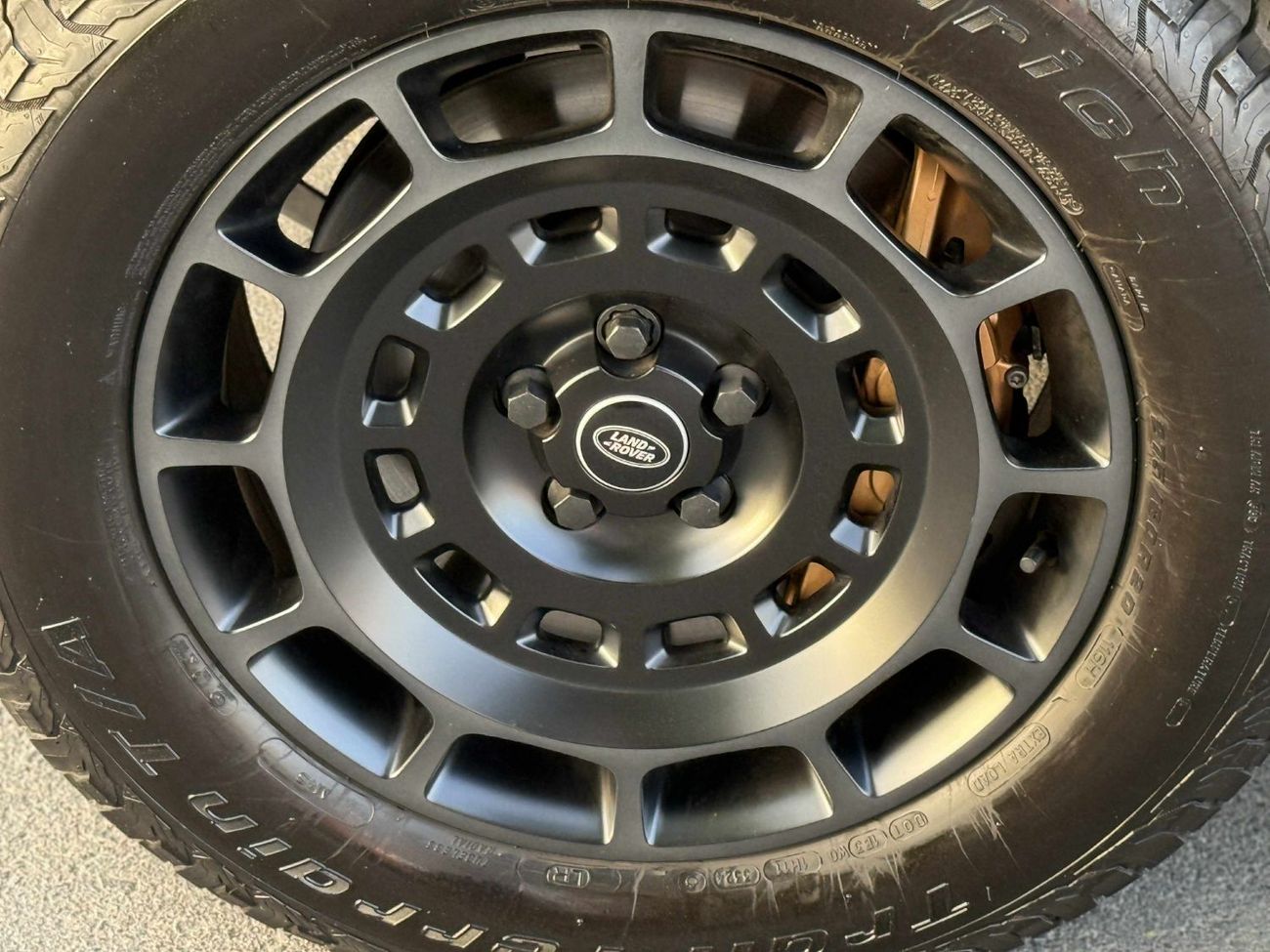 Land Rover Defender 110 P635 OCTA V8