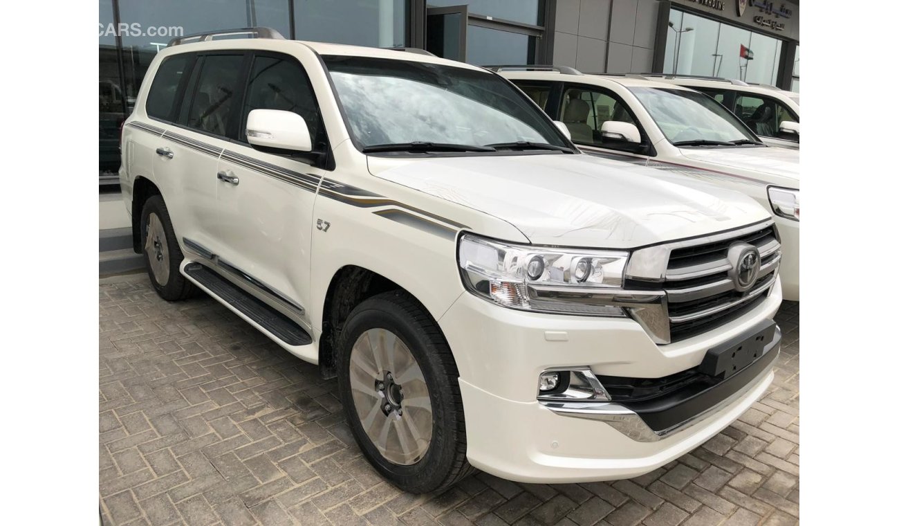 Toyota Land Cruiser VXS V8 5.7 2019 .