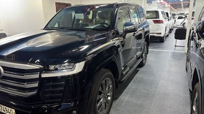 Toyota Land Cruiser VX Twin turbo hybrid